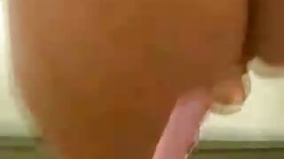 Napaljena japanska prljavština stoji na koljenima i gleda u kameru kada puše taj tvrdi kurac. Gledajte taj vrući azijski BJ u My Cute Asian sex clipu!